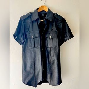 Men’s leather short sleeve button down (snaps) size large